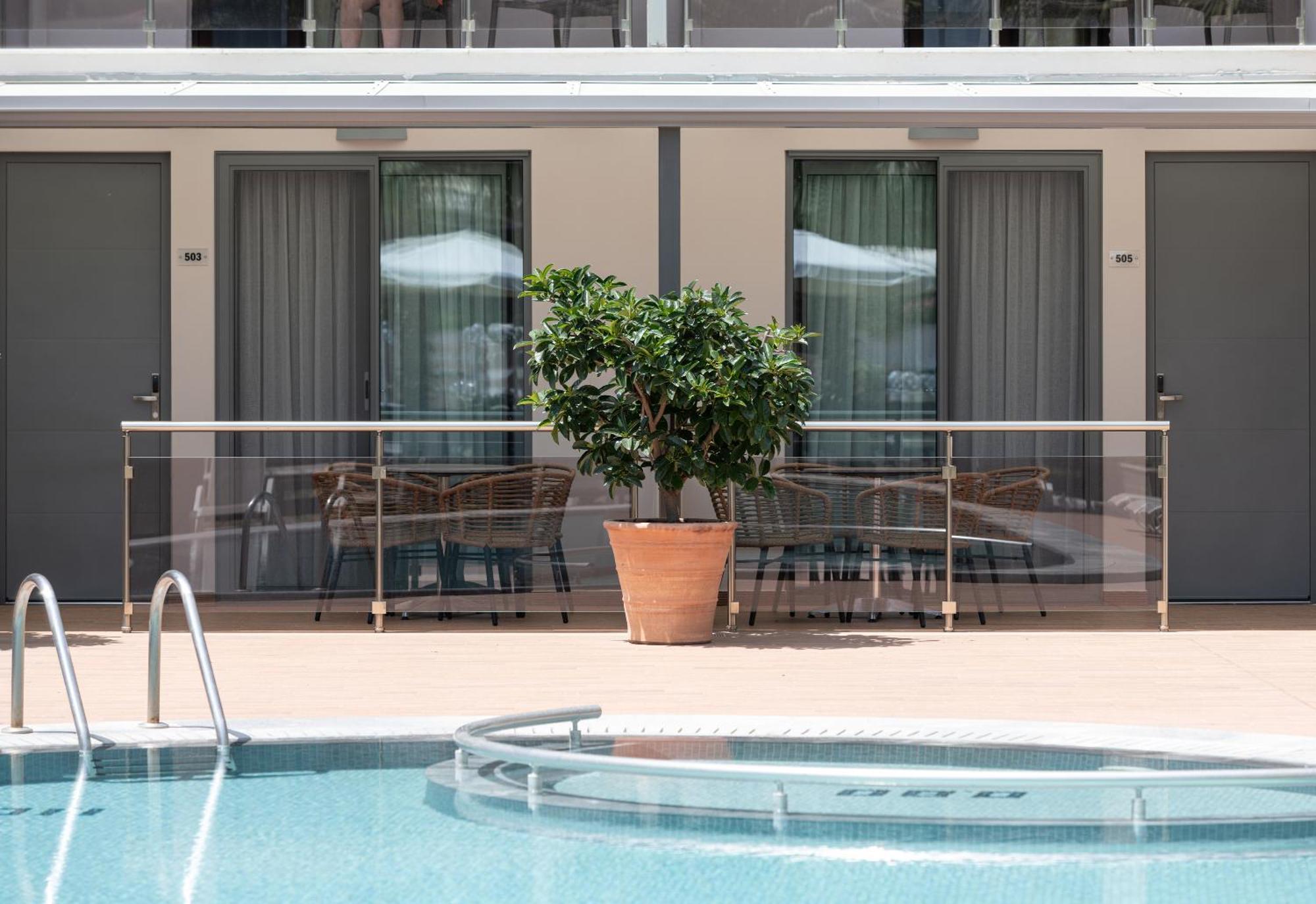 Hotel Simeon メタモルフォシ エクステリア 写真